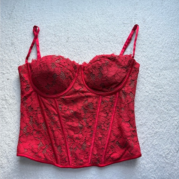 Red lace corset medium - Picture 1 of 7